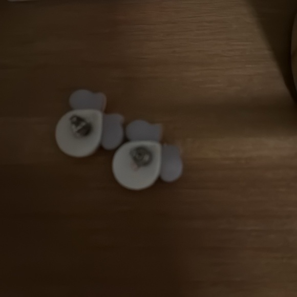 Minnie Mouse Earrings - Picture 2 of 2